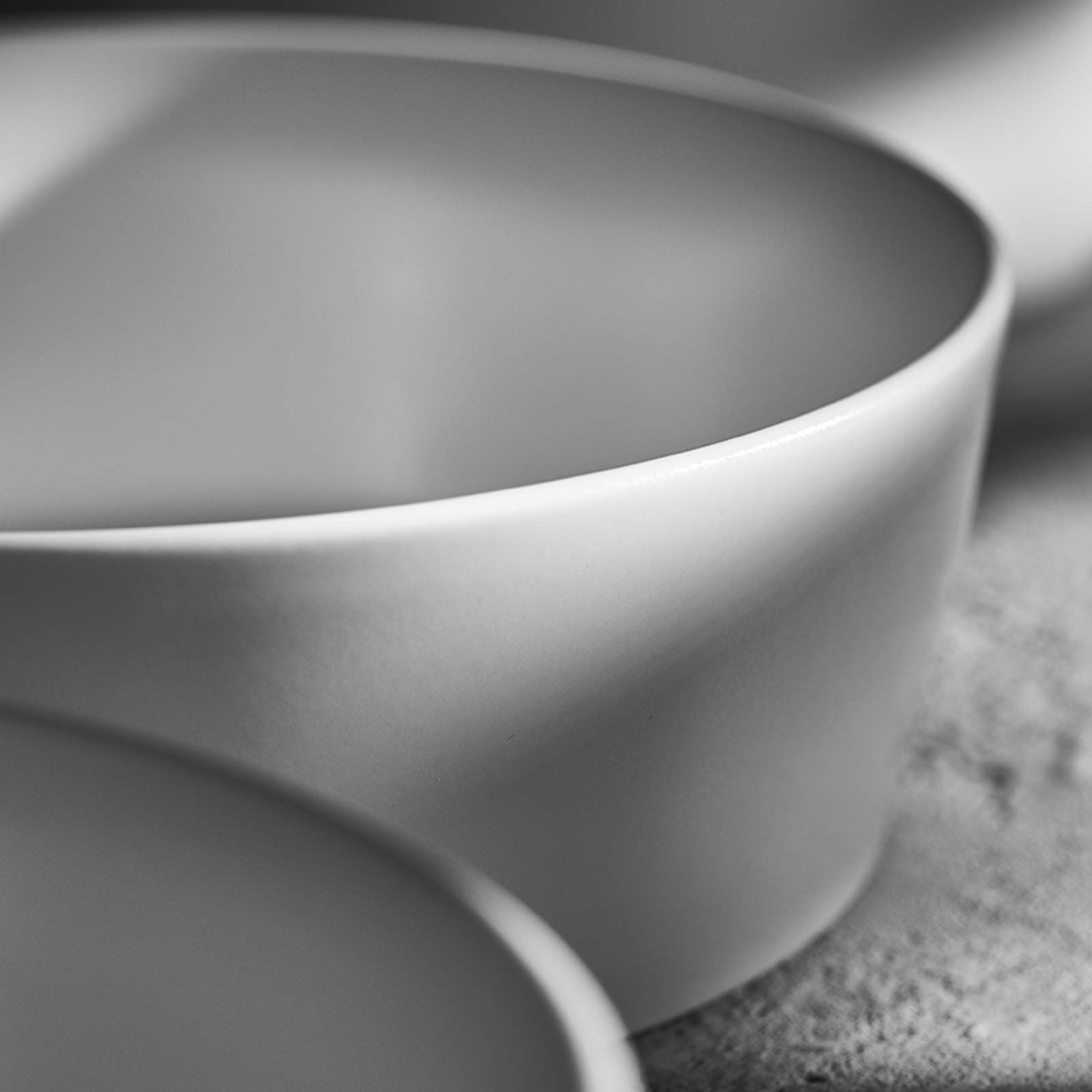 Sweet Scandi 2er-Sets Suppenteller aus New Bone Keramik matt - Weiß, Anthrazit oder Mint Springlane